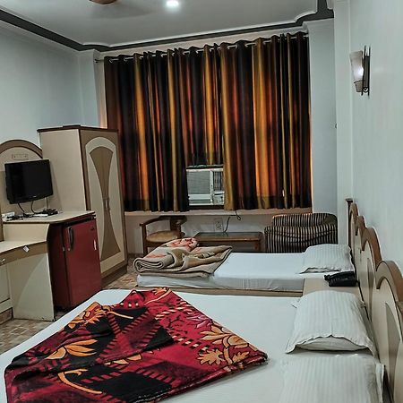 Hotel Yatri International 뉴델리 외부 사진