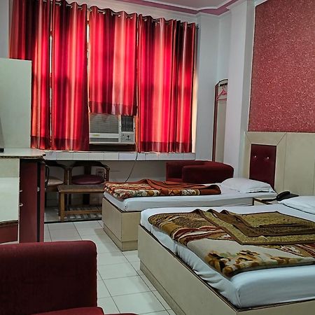 Hotel Yatri International 뉴델리 외부 사진