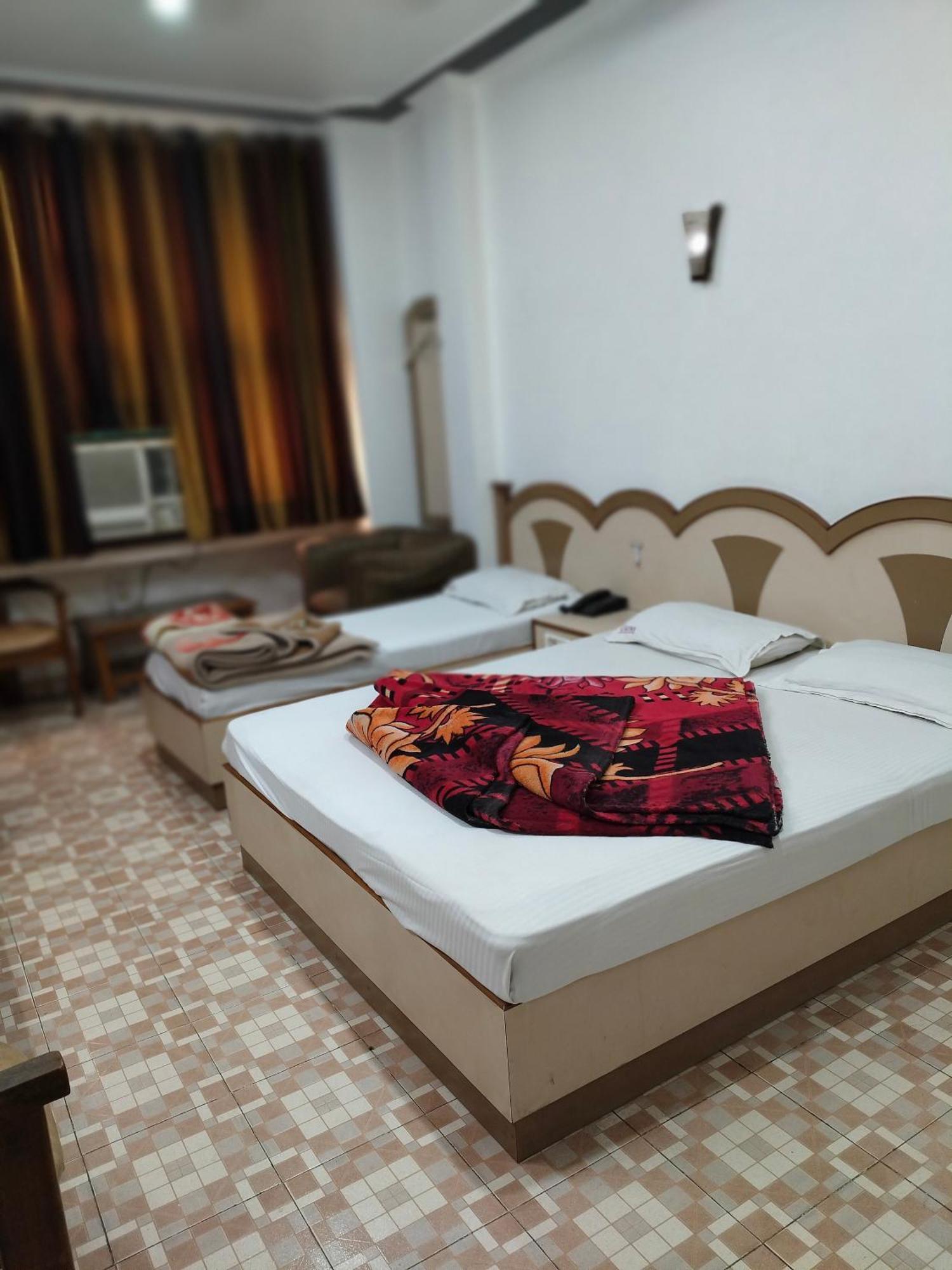 Hotel Yatri International 뉴델리 객실 사진