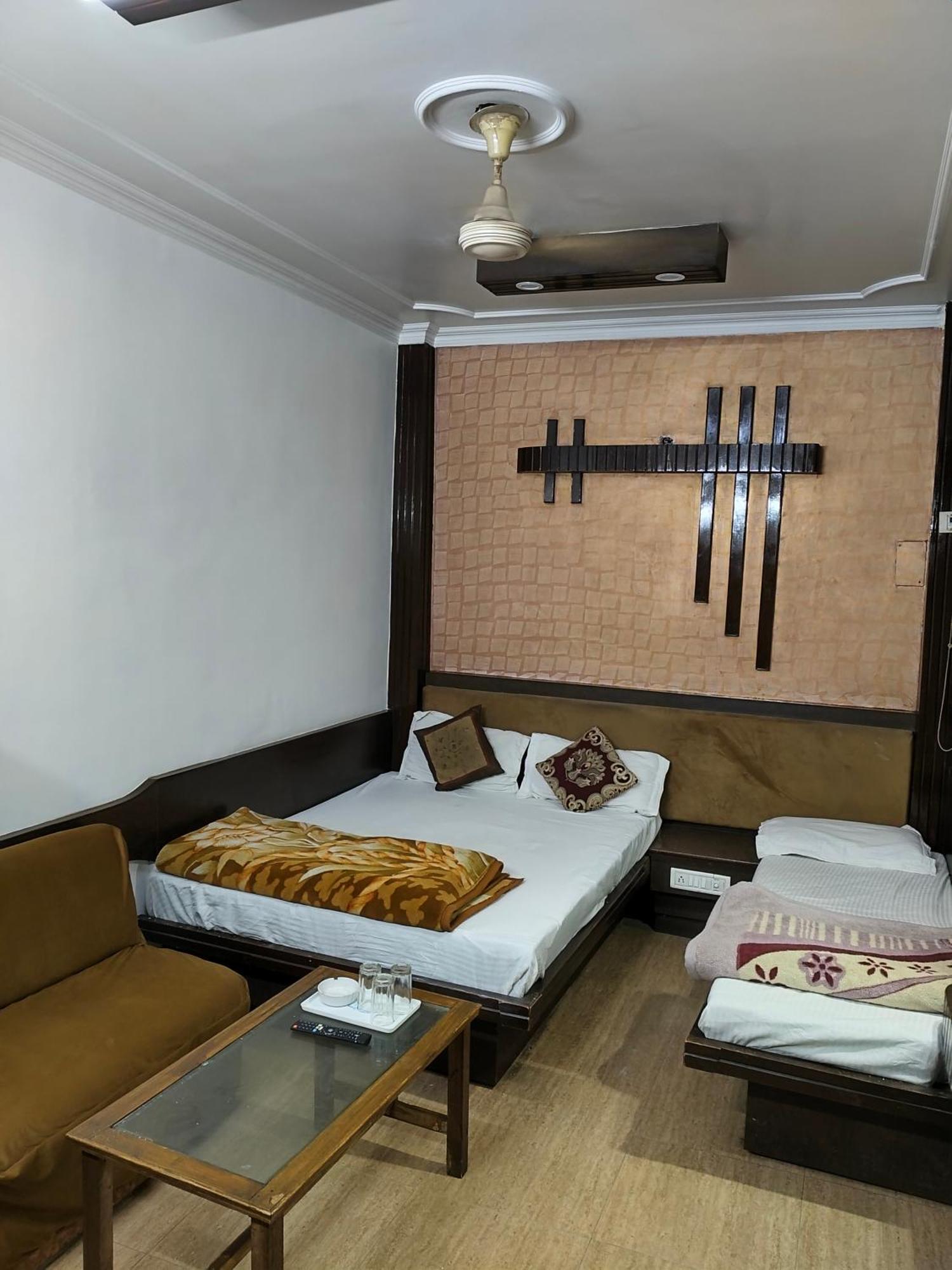 Hotel Yatri International 뉴델리 객실 사진