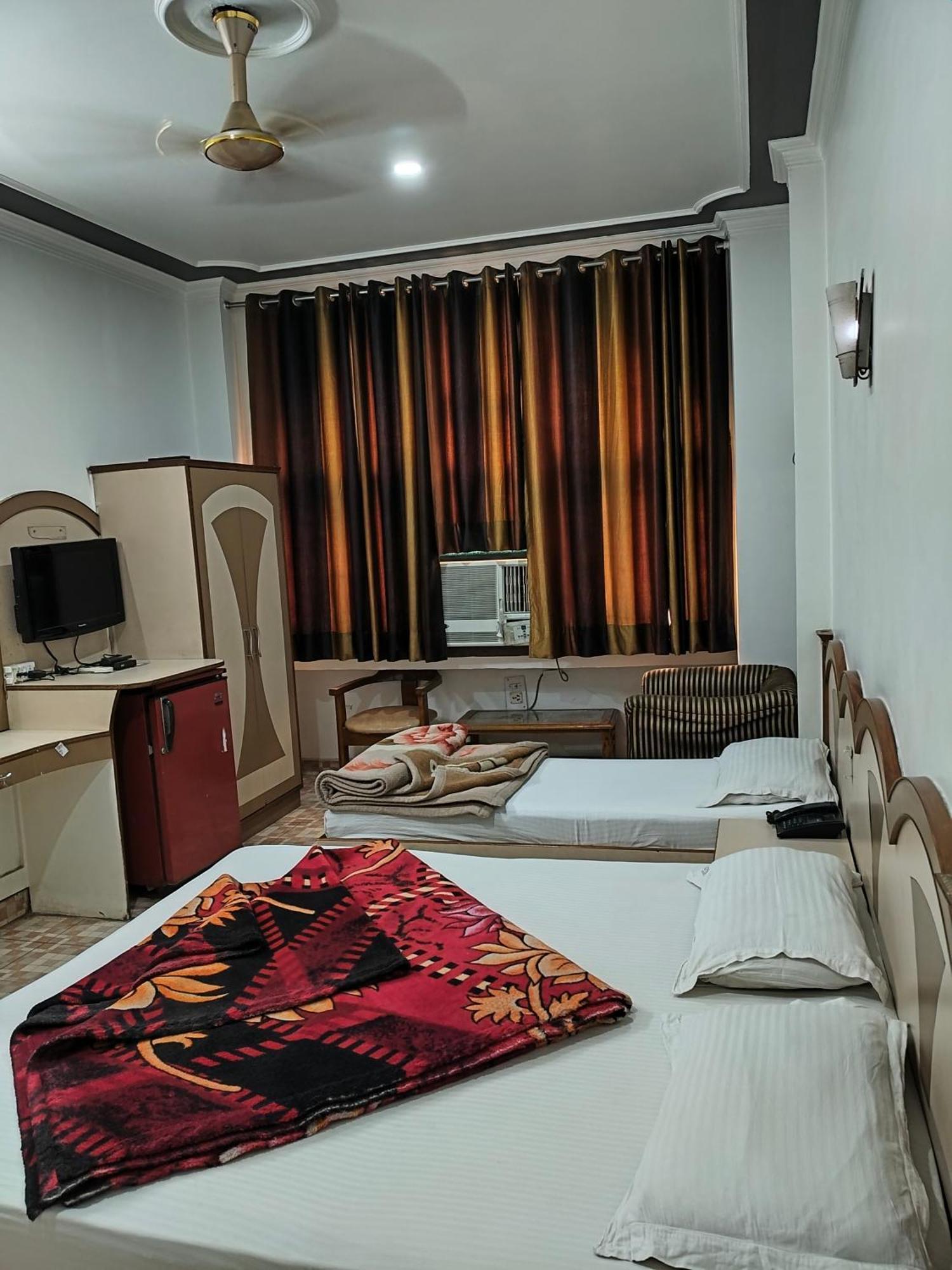 Hotel Yatri International 뉴델리 객실 사진