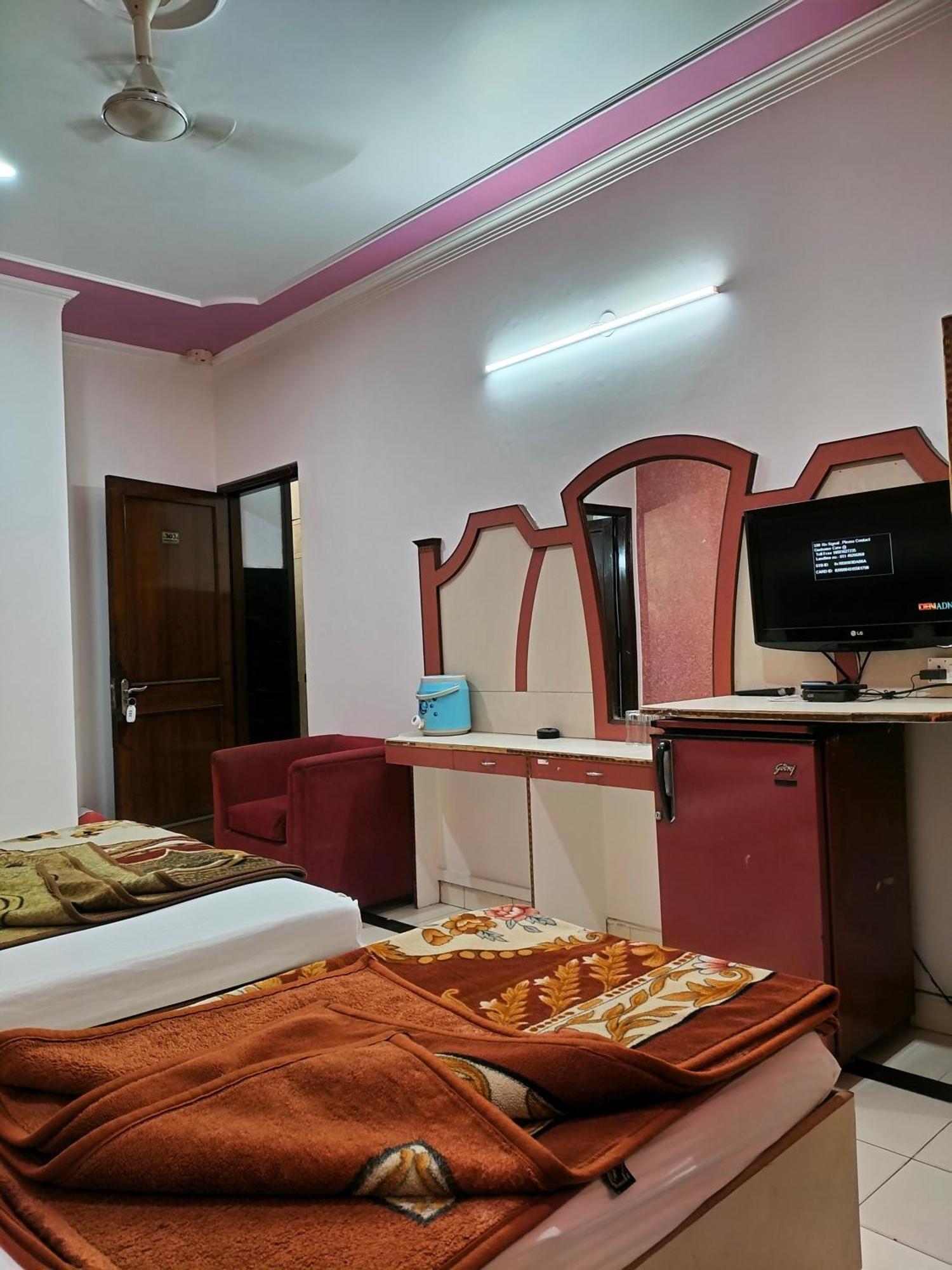Hotel Yatri International 뉴델리 객실 사진