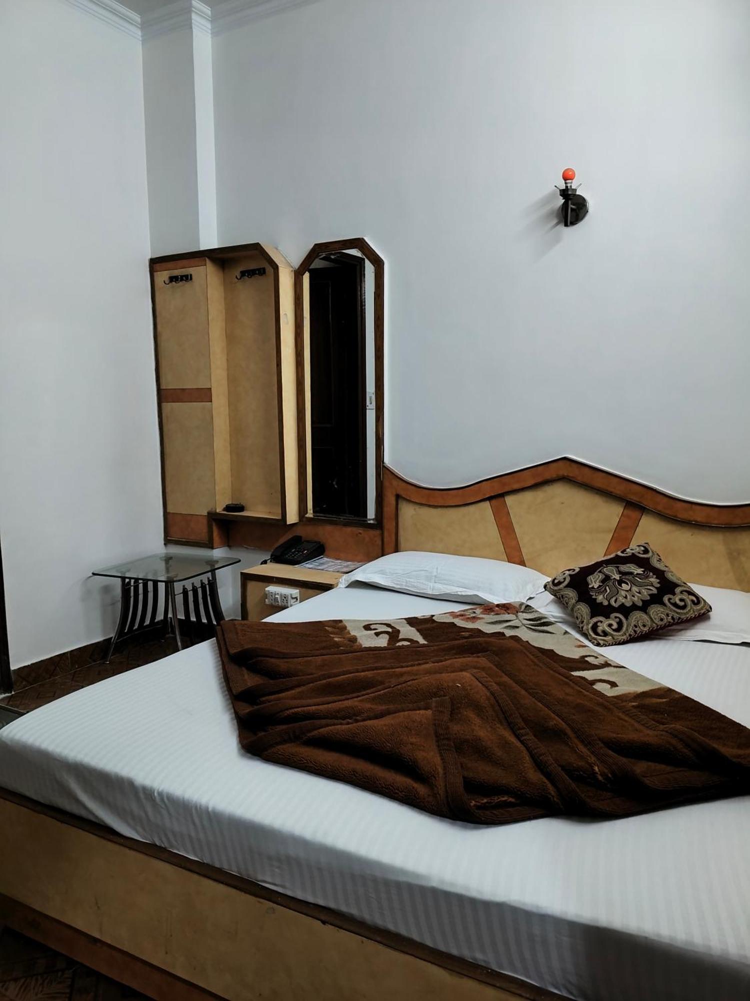 Hotel Yatri International 뉴델리 객실 사진