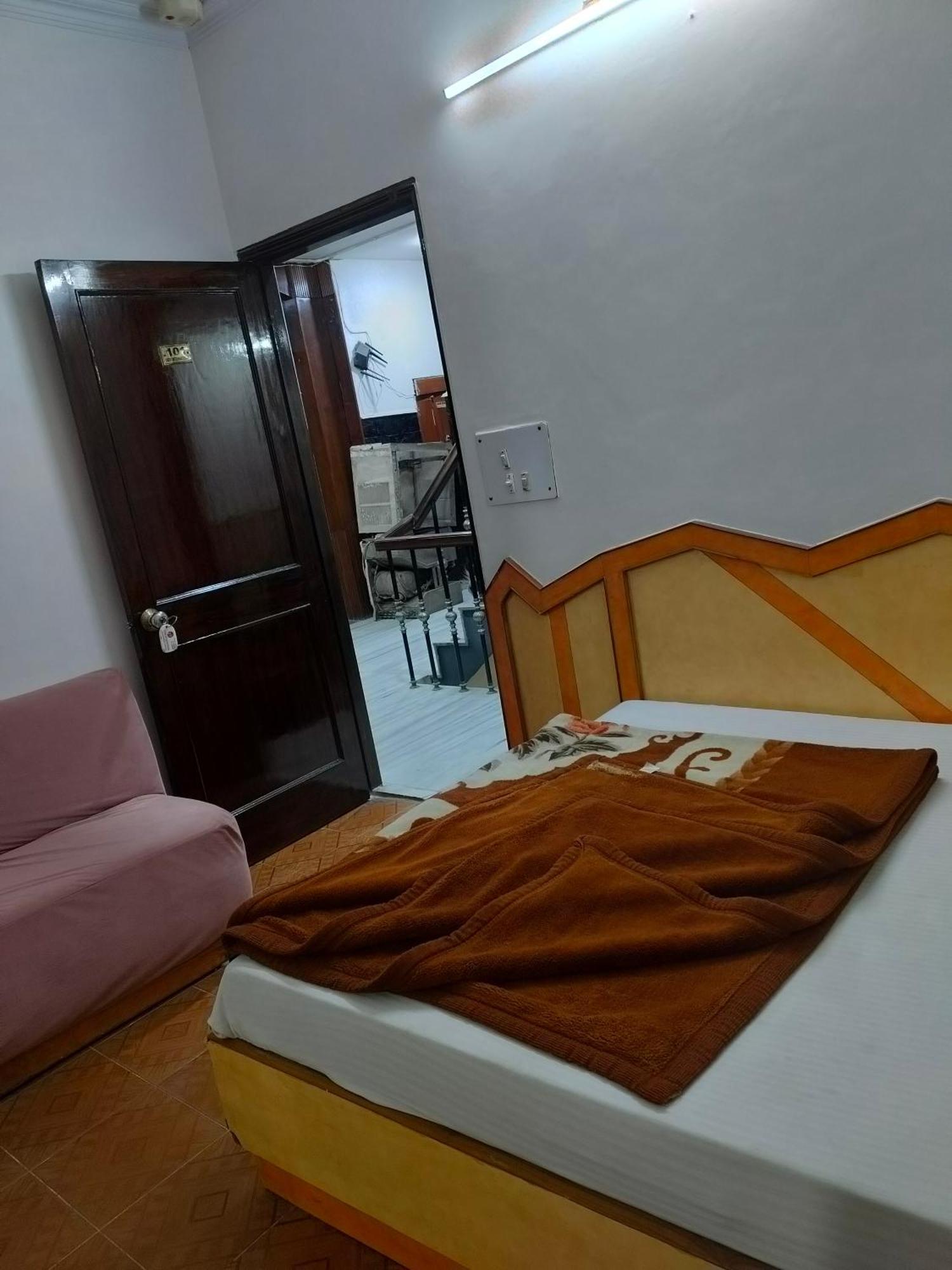 Hotel Yatri International 뉴델리 객실 사진