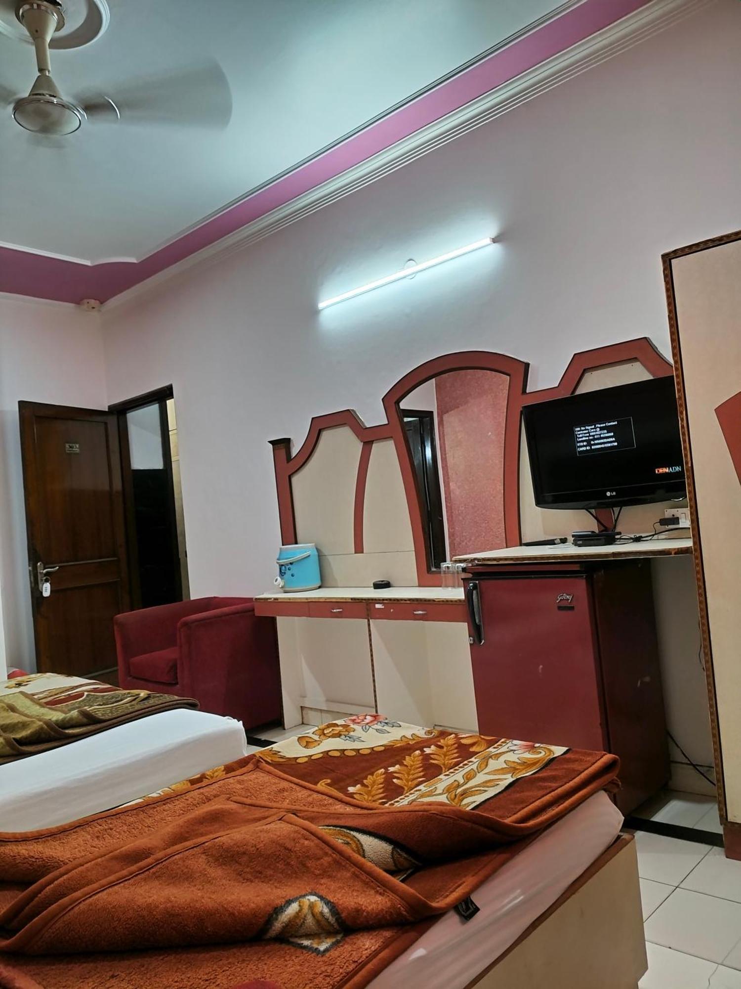 Hotel Yatri International 뉴델리 객실 사진