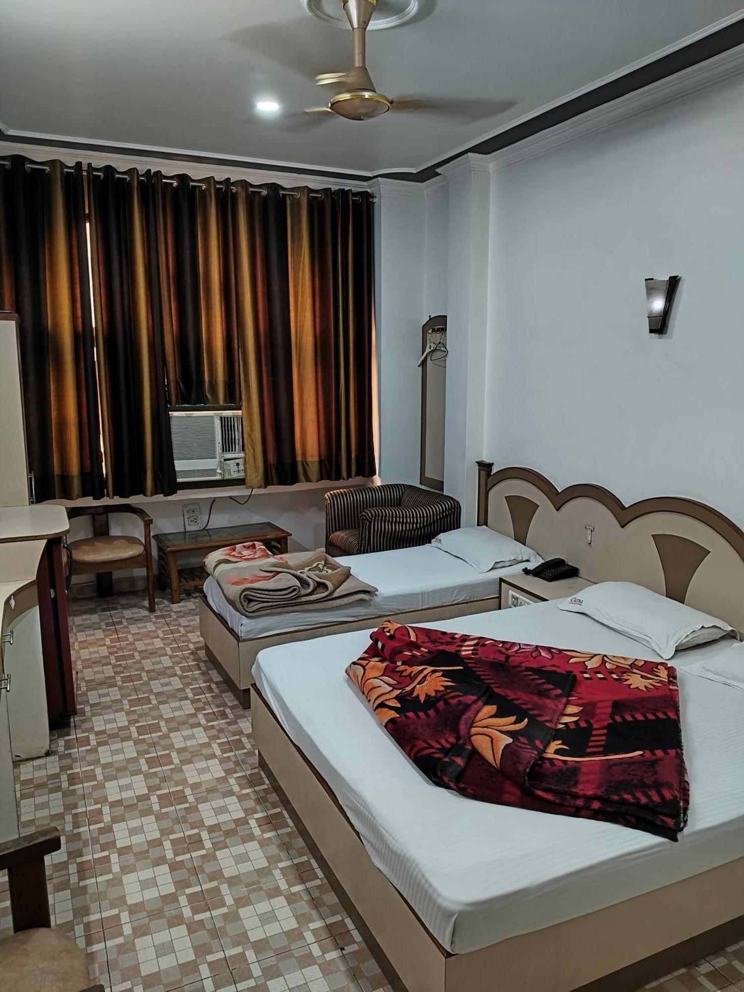 Hotel Yatri International 뉴델리 객실 사진