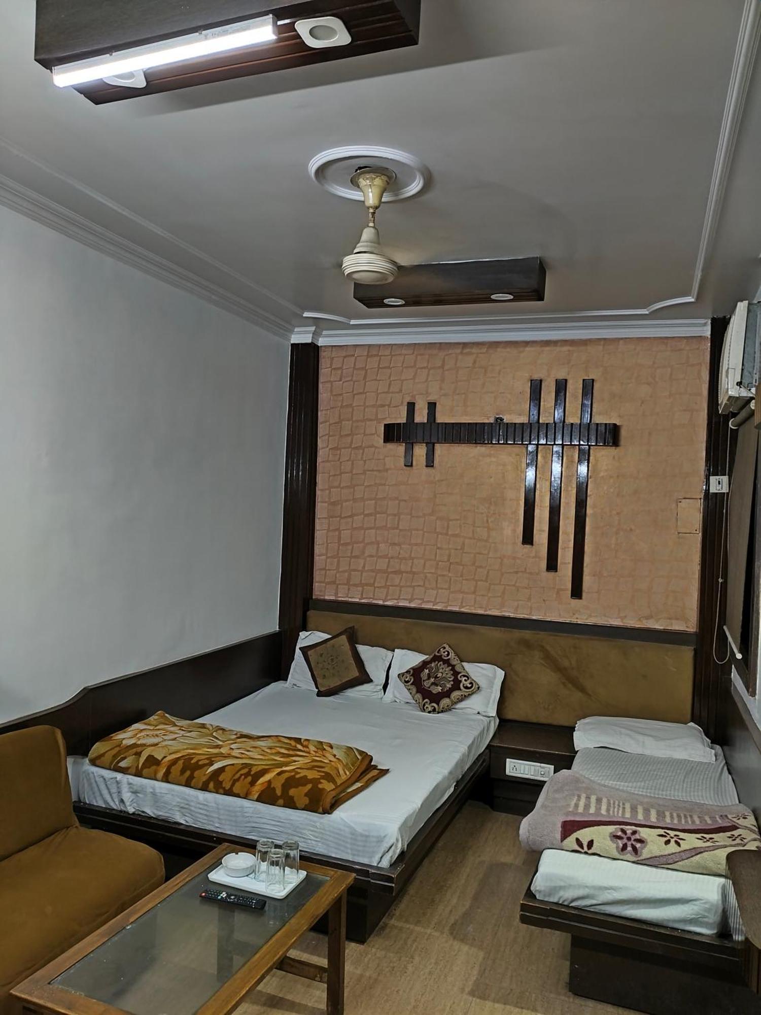 Hotel Yatri International 뉴델리 객실 사진