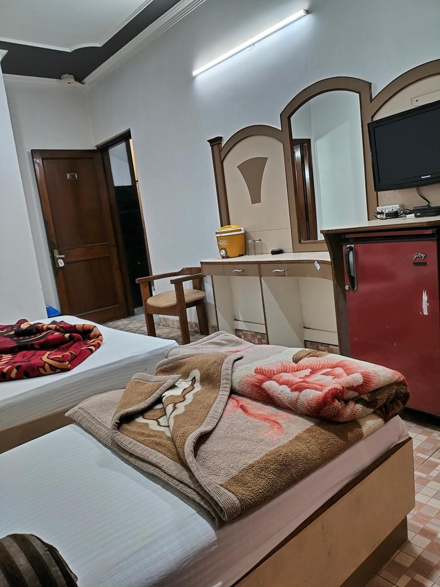 Hotel Yatri International 뉴델리 객실 사진