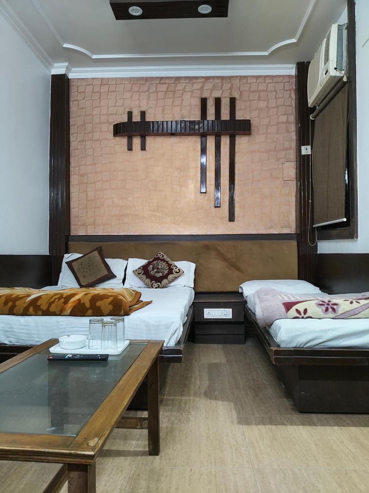 Hotel Yatri International 뉴델리 외부 사진