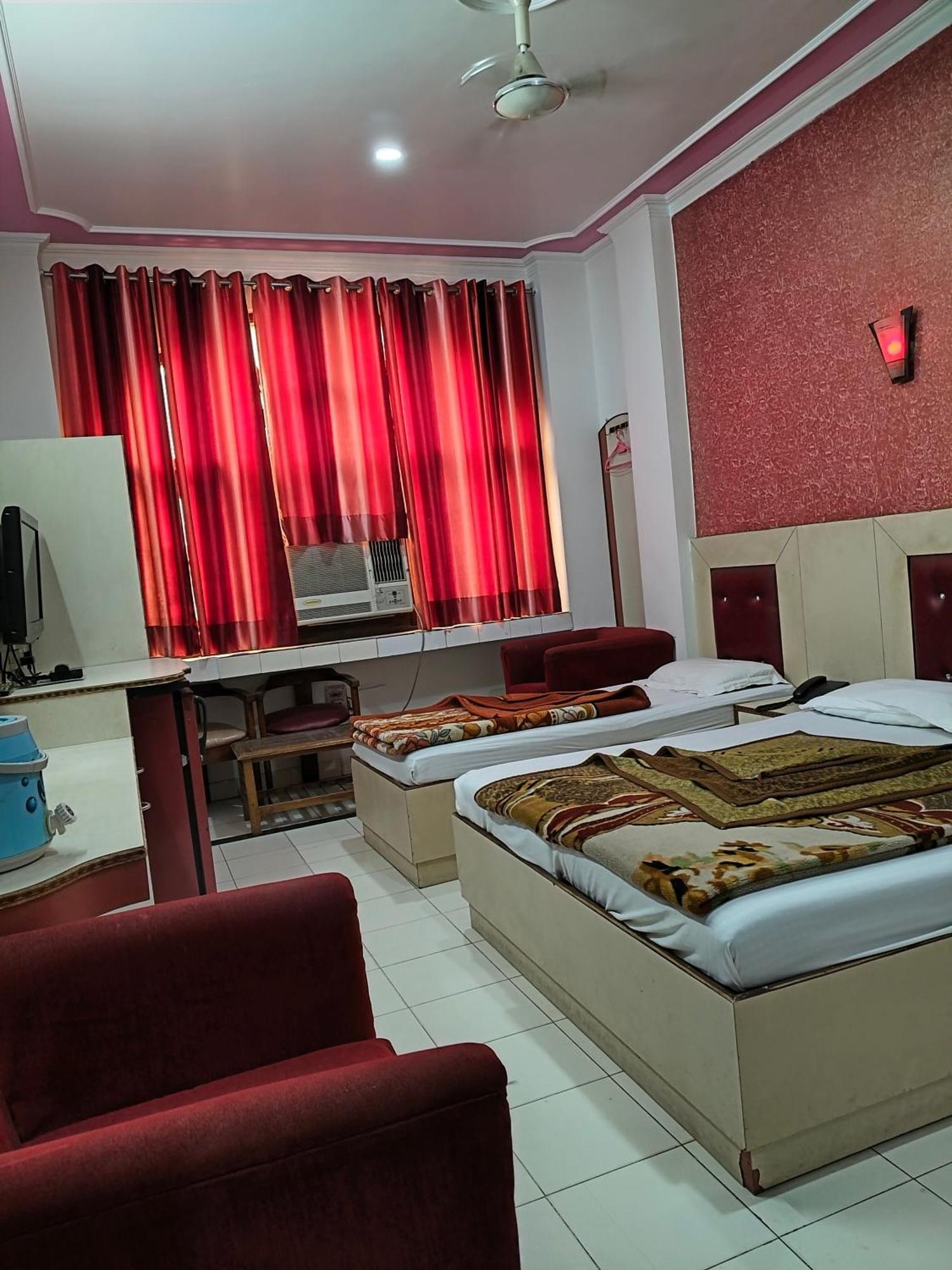 Hotel Yatri International 뉴델리 객실 사진