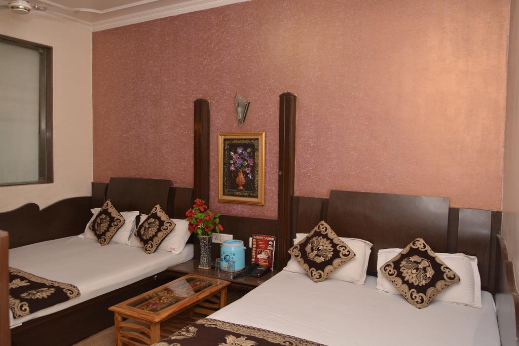 Hotel Yatri International 뉴델리 외부 사진