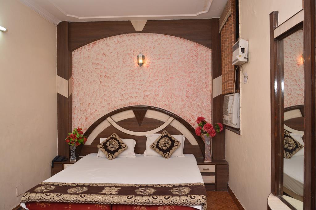 Hotel Yatri International 뉴델리 외부 사진