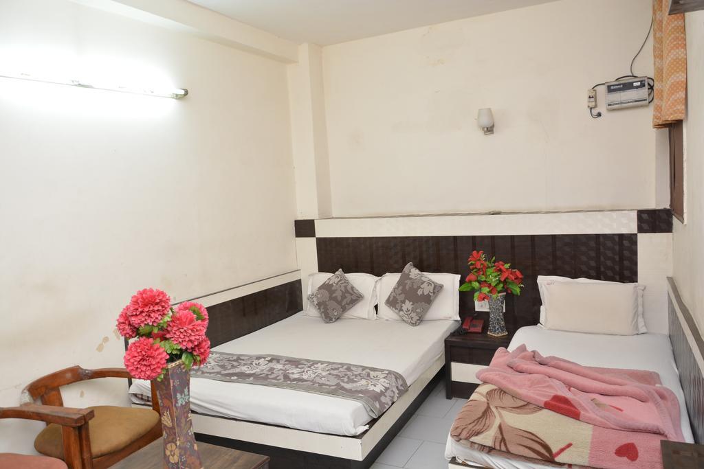 Hotel Yatri International 뉴델리 외부 사진