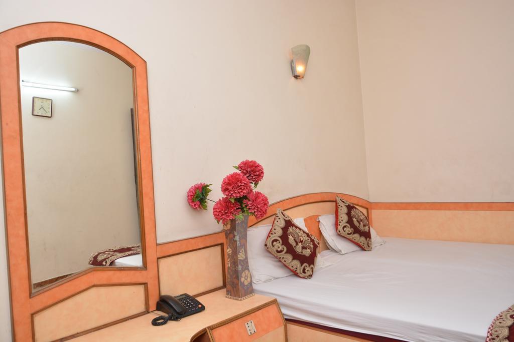 Hotel Yatri International 뉴델리 외부 사진
