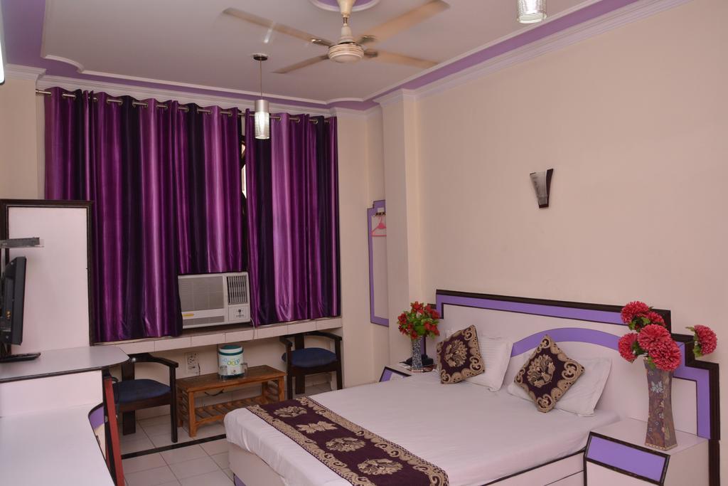 Hotel Yatri International 뉴델리 외부 사진