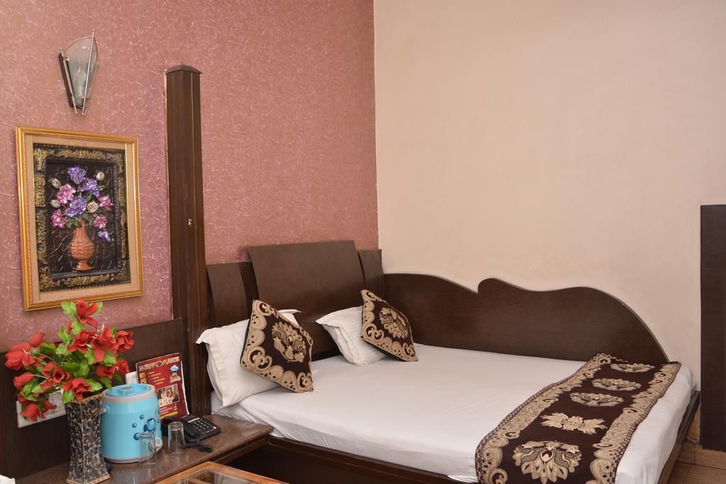 Hotel Yatri International 뉴델리 외부 사진