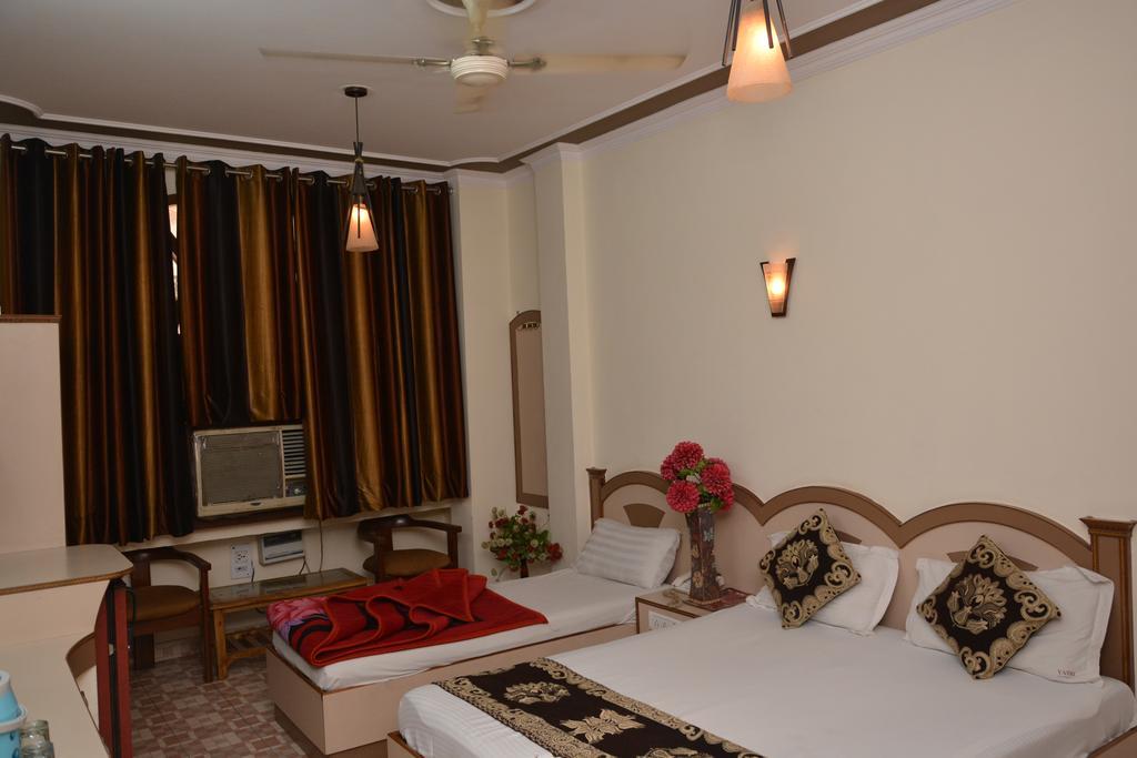 Hotel Yatri International 뉴델리 외부 사진